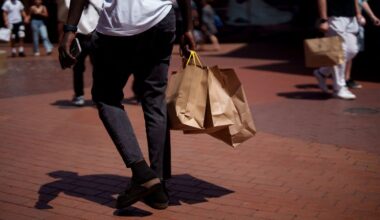 Americans kept spending last month despite elevated inflation
