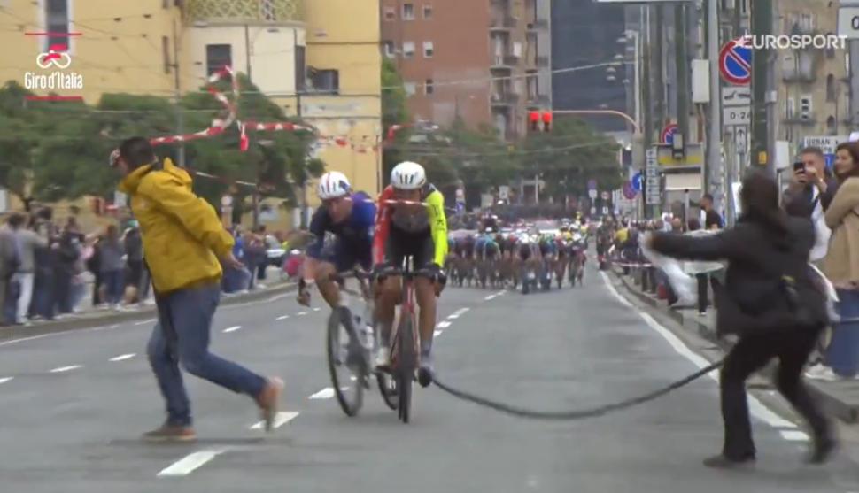 Suspected protesters run onto road during stage six, 2025 Giro d’Italia