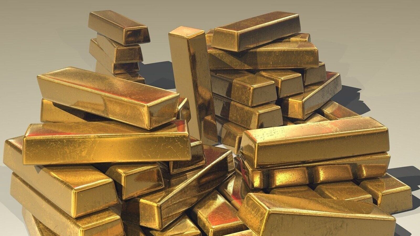 Gold and silver prices in your city today: Check how much prices have dropped in Mumbai, Bengaluru, Chennai, Hyderabad, Delhi and Kolkata on August 3.