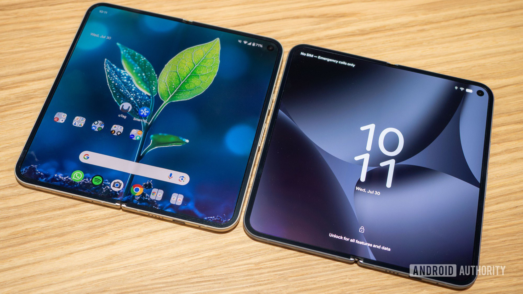 google pixel 10 pro fold moonstone vs 9 pro fold porcelain inside display 2