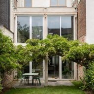 Timber extension in Brussels