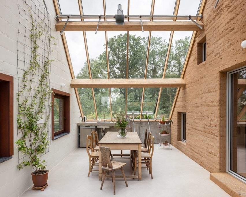 Interior view of winter garden by Hé!