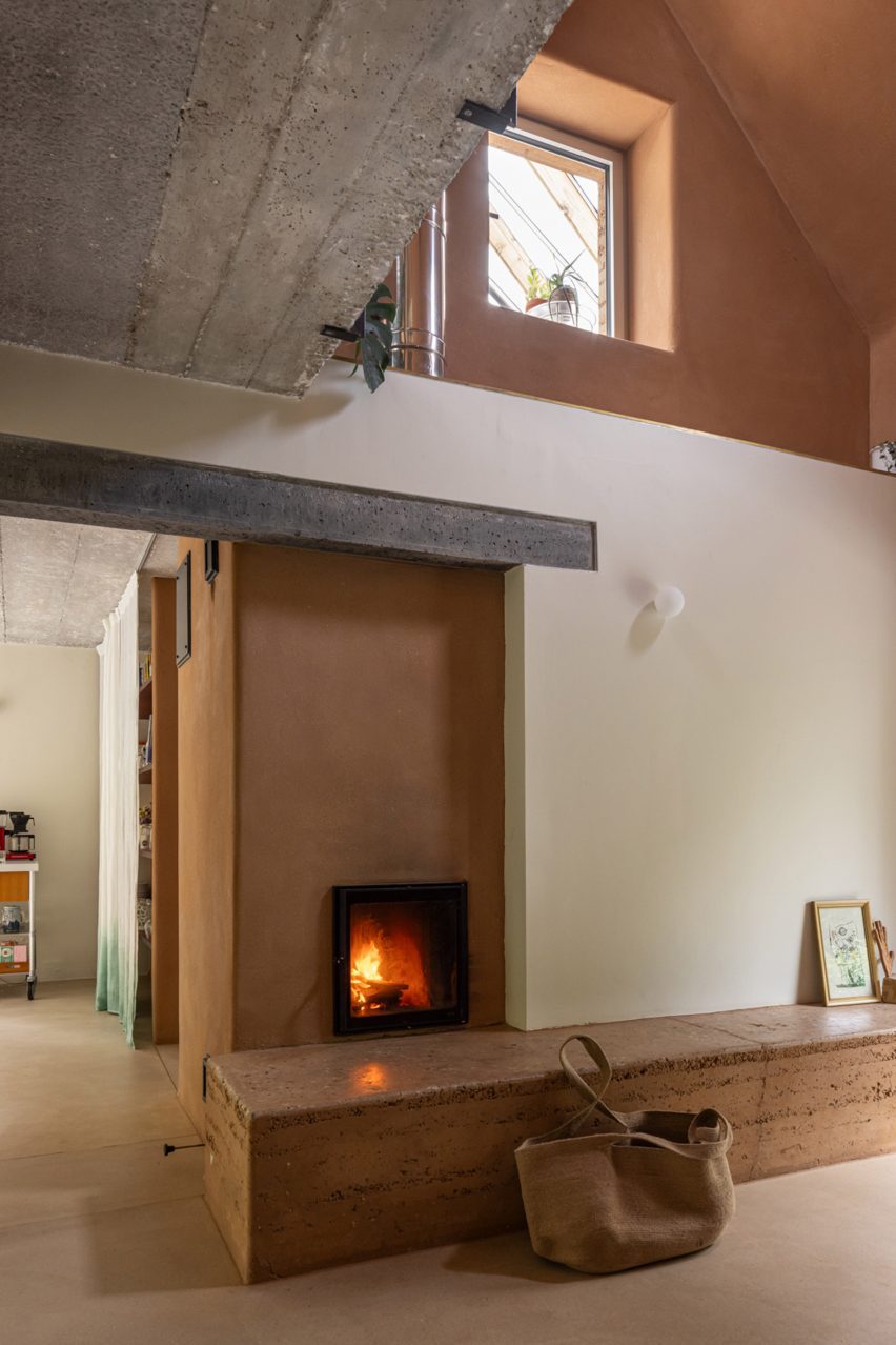 Entryway within Belgium home by Hé!