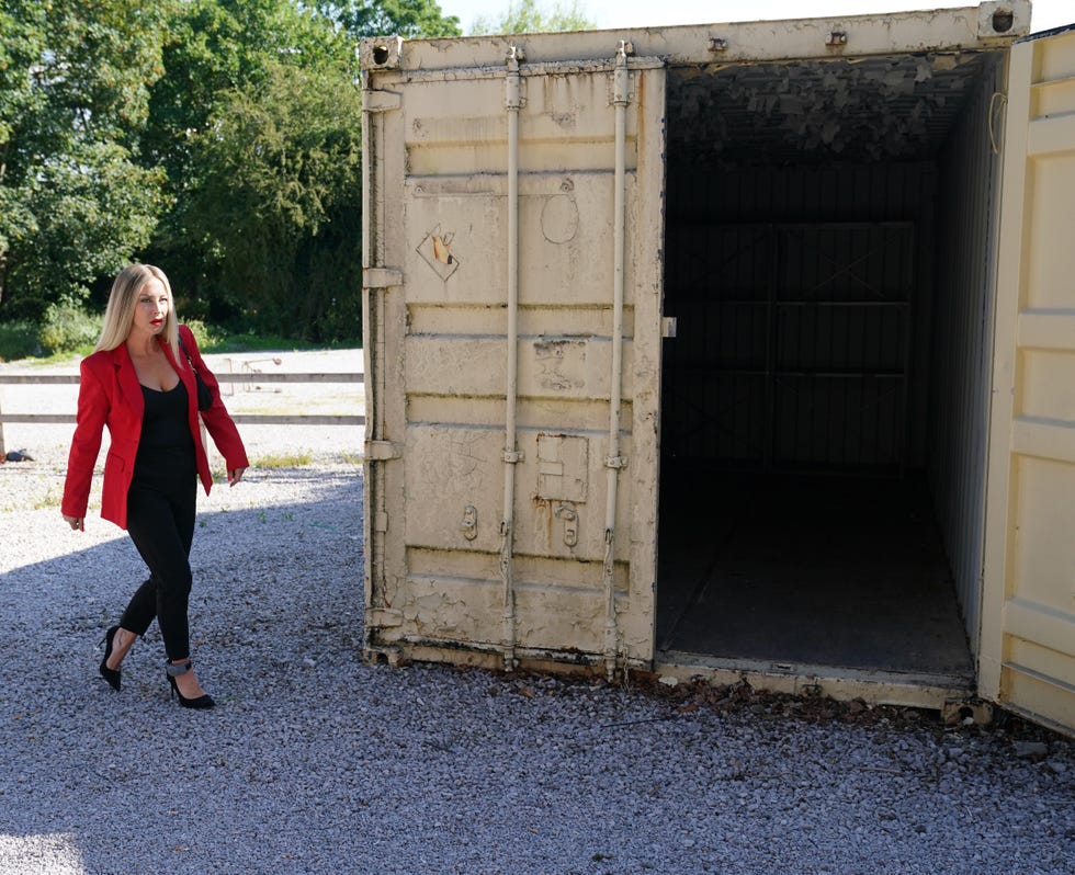clare devine, hollyoaks