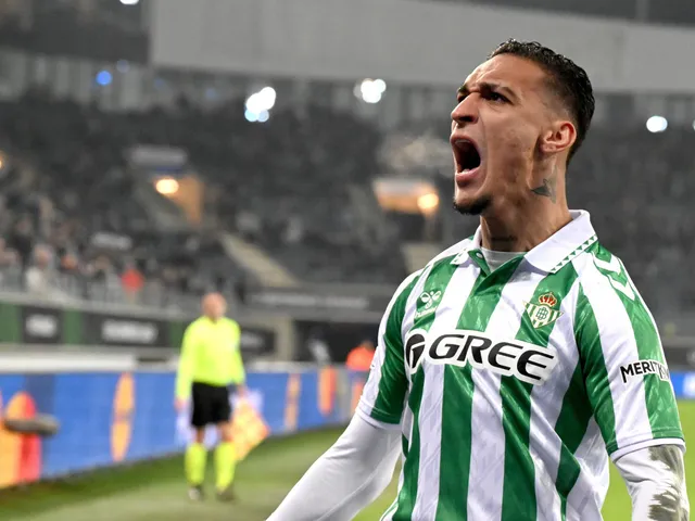 Man United transfer news: Antony 'makes feelings clear' on Old Trafford departure as discussions continue