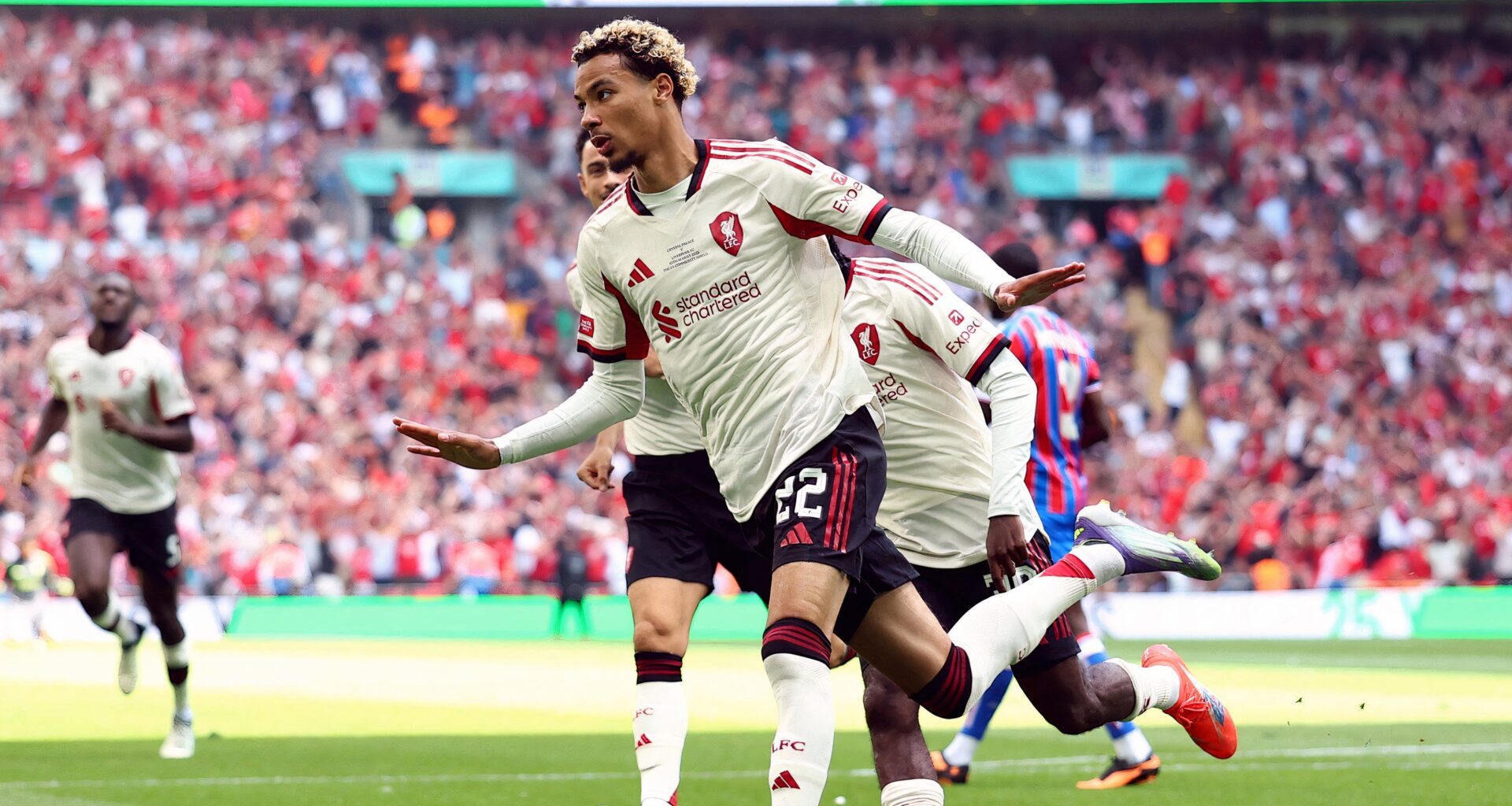 Liverpool chasing move for £87m Isak alternative