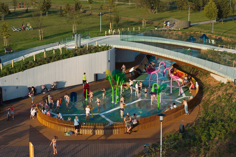 Inclusive Playgrounds: Every Body Can Play Through Architecture - Image 1 of 17