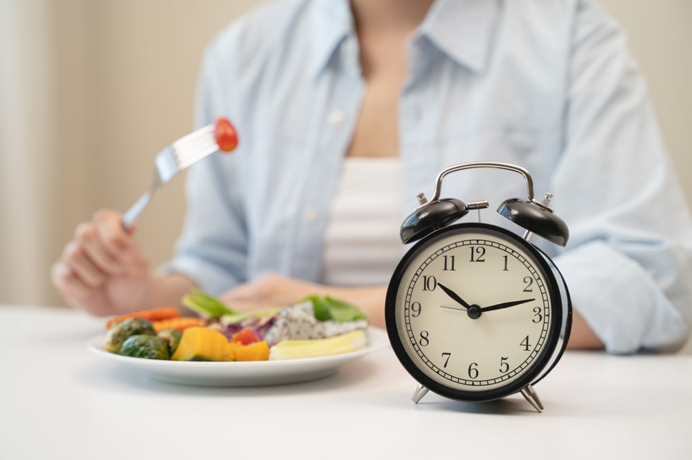 Instead of skipping meals. eat on time. (Shutterstock)