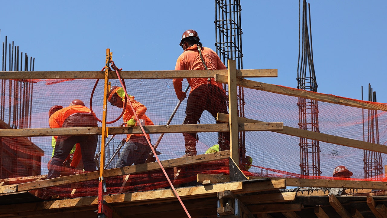 US GDP beats expectations with 3.3% growth in second quarter revision
