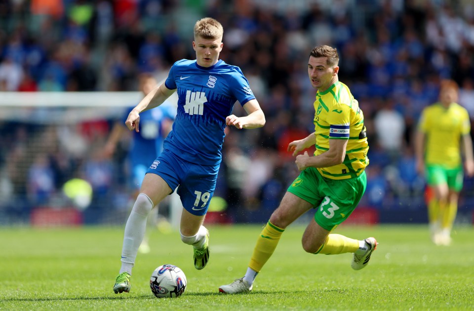 The Welsh international previously made 95 Championship appearances for Birmingham