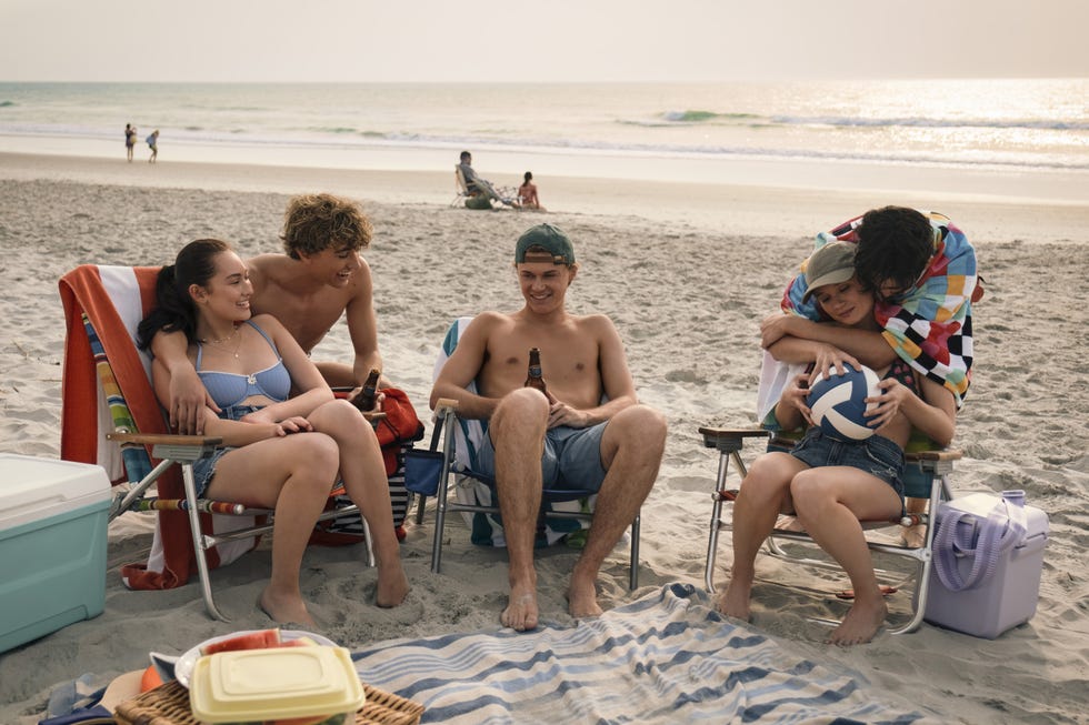 lola tung, gavin casalegno, christopher briney, sean kaufman, rain spencer, the summer i turned pretty season 3