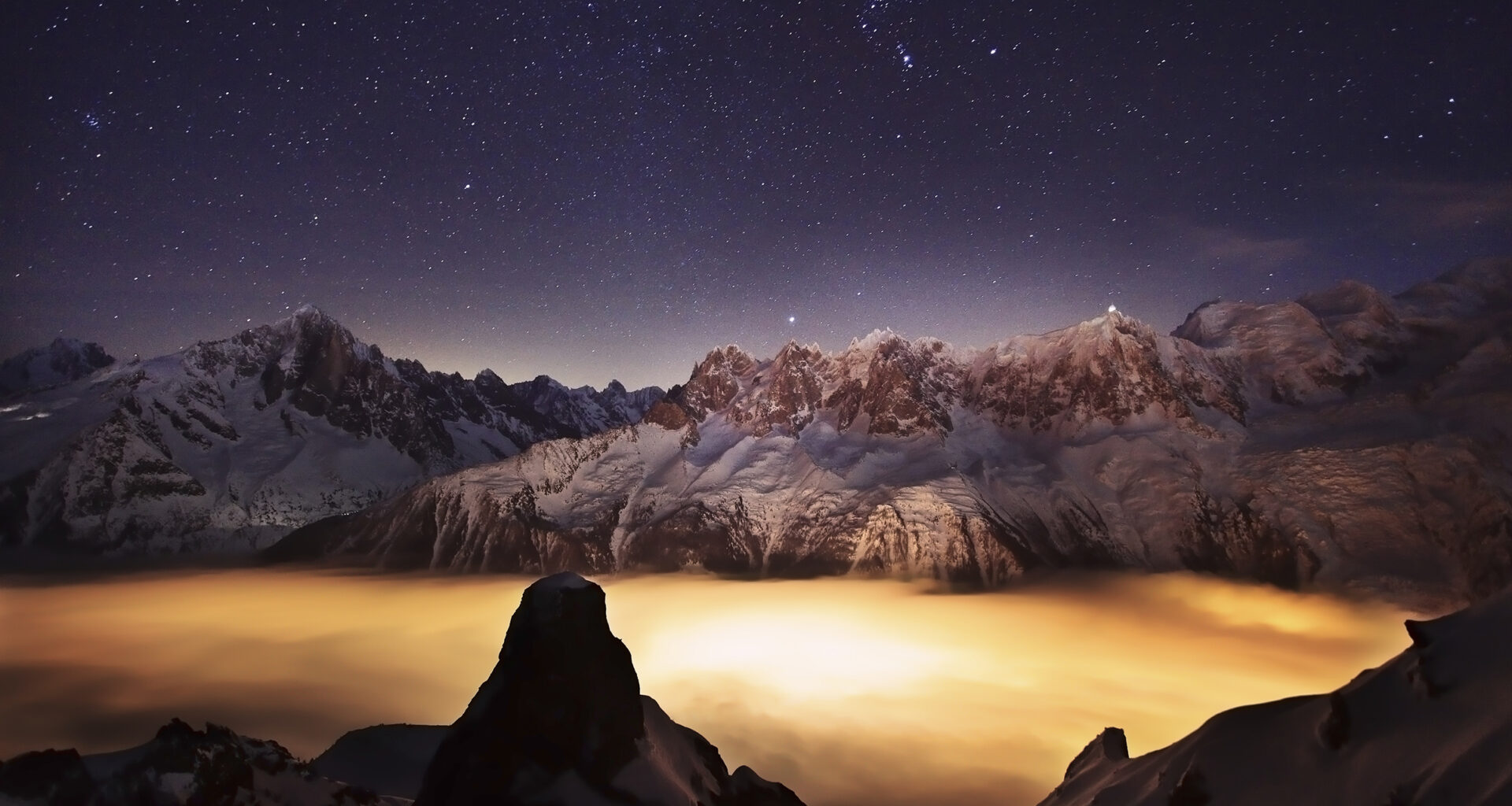 This stunning image captures beauty – and the biggest threat facing the night sky, shot with a 17-year-old Canon DSLR