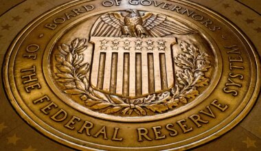 US Fed official says jobs report confirms 'signs of fragility' in market