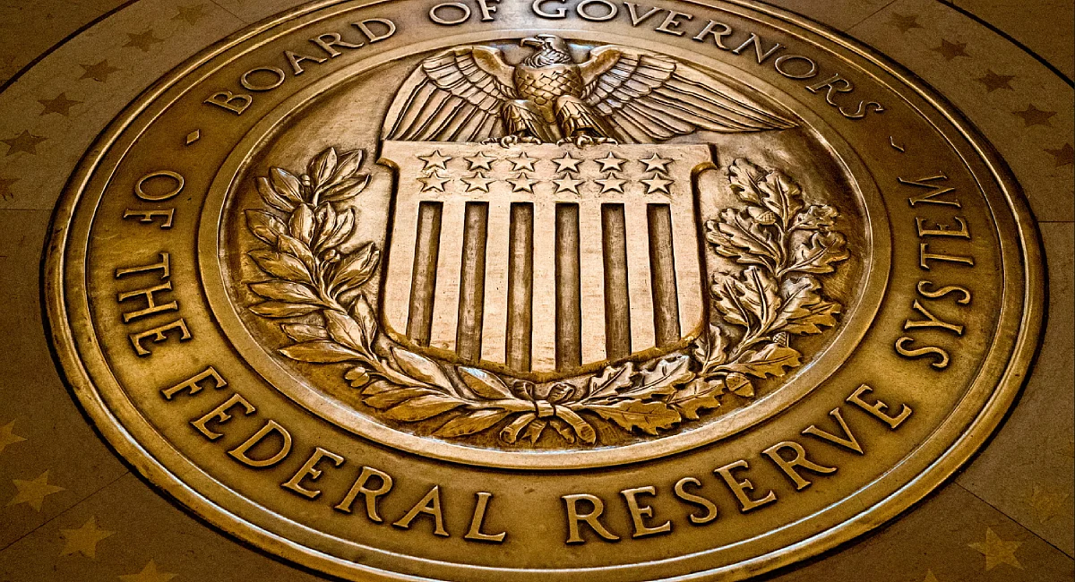 US Fed official says jobs report confirms 'signs of fragility' in market