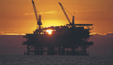 Insurers urged to reassess Russian oil coverage amid UK price cap changes