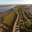 Loures Riverfront / Topiaris Landscape Architecture - Image 2 of 33