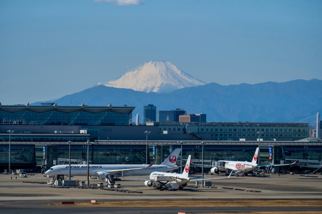 The Ultimate Guide to Internet Options at Haneda Airport - Travel Radar