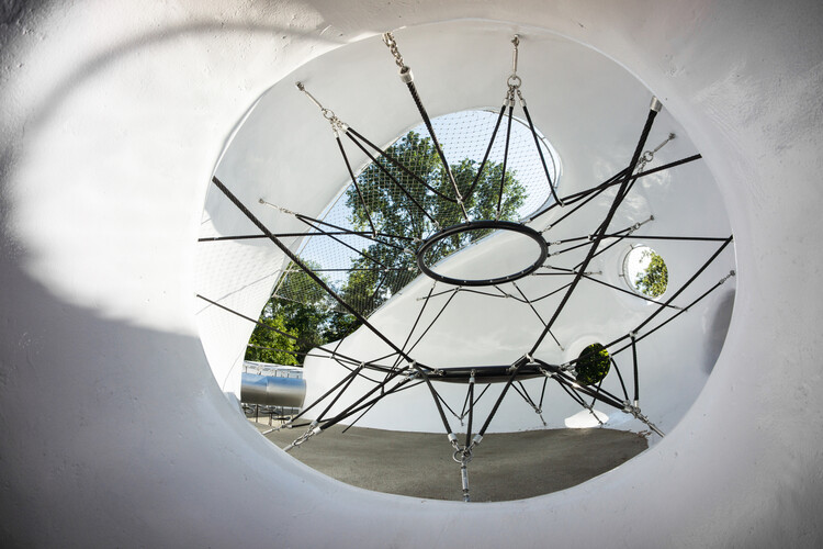 Playgrounds as Political Spaces: Negotiating Risk, Space, and Childhood - Image 23 of 26