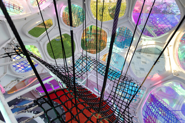 Playgrounds as Political Spaces: Negotiating Risk, Space, and Childhood - Image 26 of 26