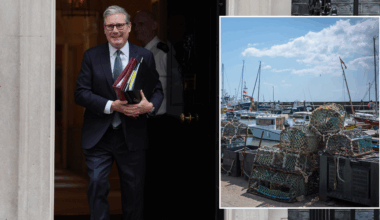 Keir Starmer's Brexit reset deal threatens to hand EU £6bn in British fish