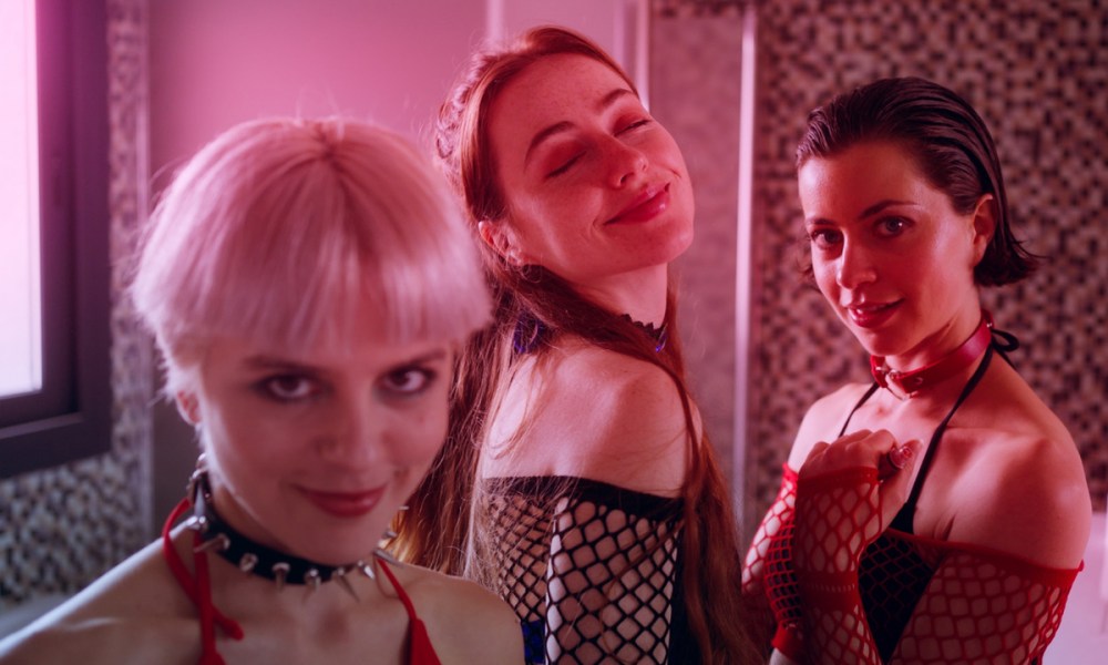 'The Quiet Ones' Trailer - 'Black Swan' Meets 'Ingrid Goes West' in Influencer Horror