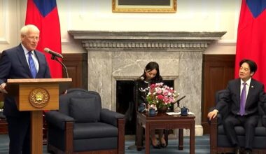 Senior U.S. Senator visits Taiwan, calls it "a free country" with "right to remain free" as China threat looms