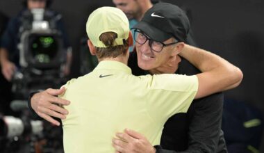 Darren Cahill (right) has worked with Jannik Sinner since July 2022. (File photo)