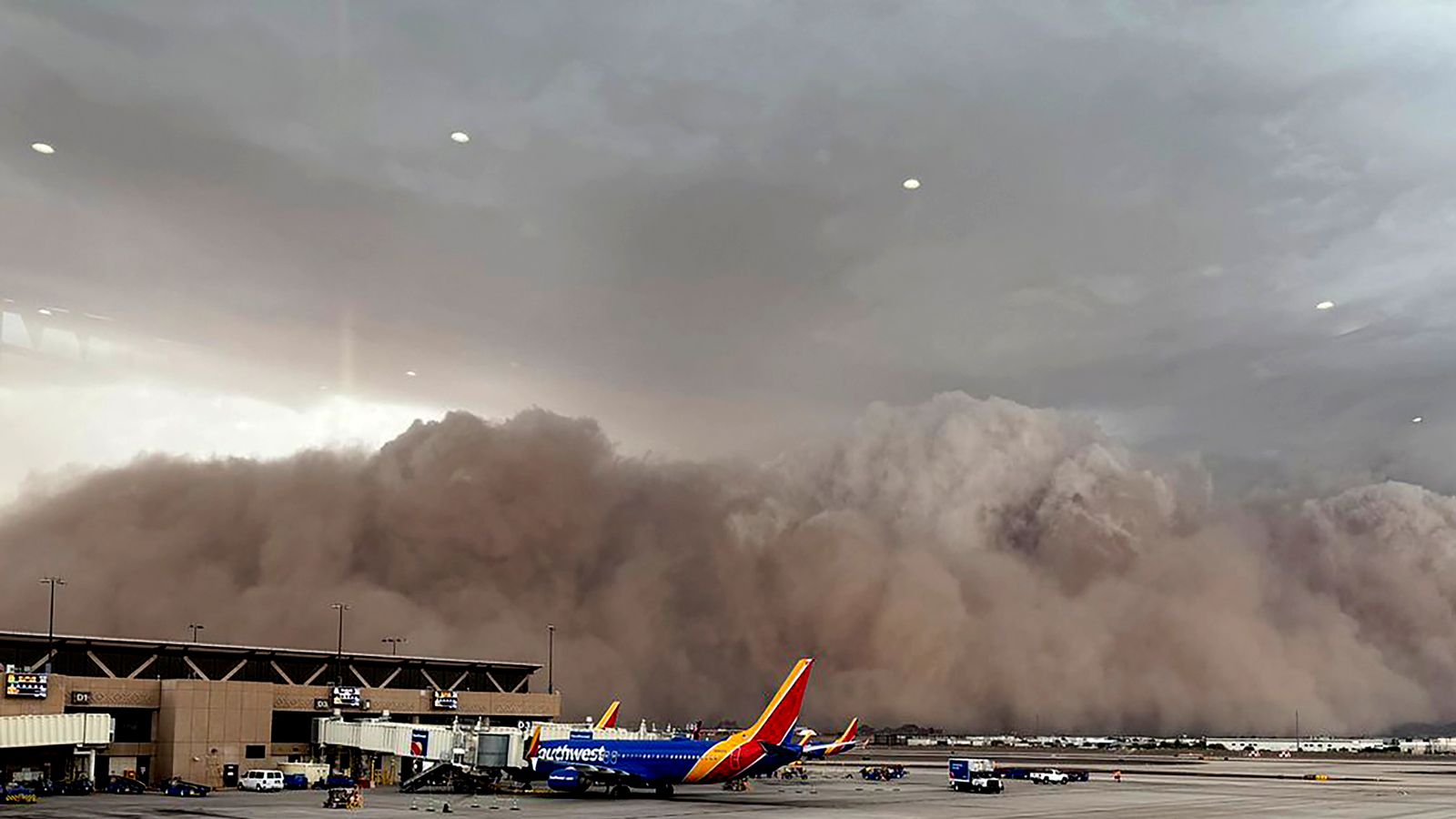 A dust storm grounded flights at Phoenix Sky Harbor International Airport. Pic: AP