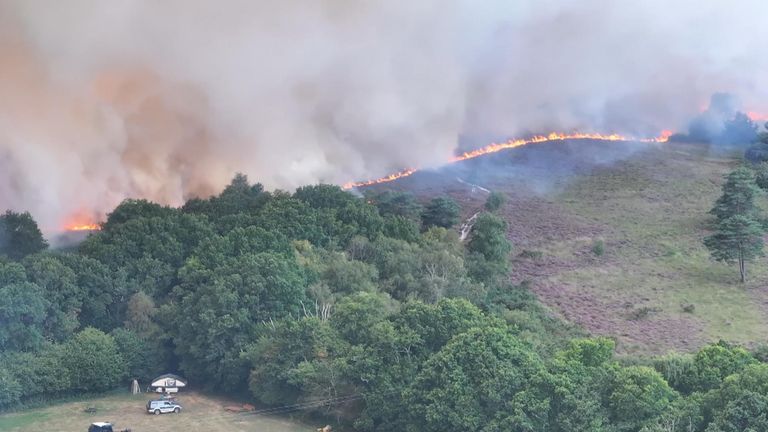 The fire covers an area about 1000m x 800m 