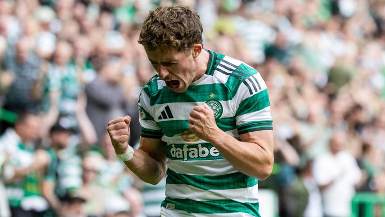 GLASGOW, SCOTLAND - AUGUST 03: Celtic's Luke McCowan celebrates scoring to make it 1-0 during a William Hill Premiership match between Celtic and St Mirren at Celtic Park, on August 03, 2025, in Glasgow, Scotland. (Photo by Craig Foy / SNS Group)