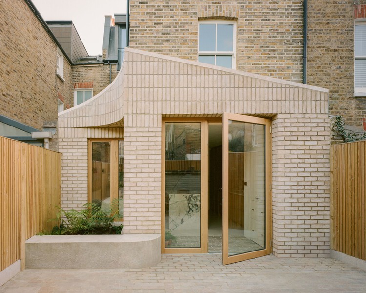 Sobremesa House / Studio McW - Exterior Photography, Wood, Door, Brick, Concrete