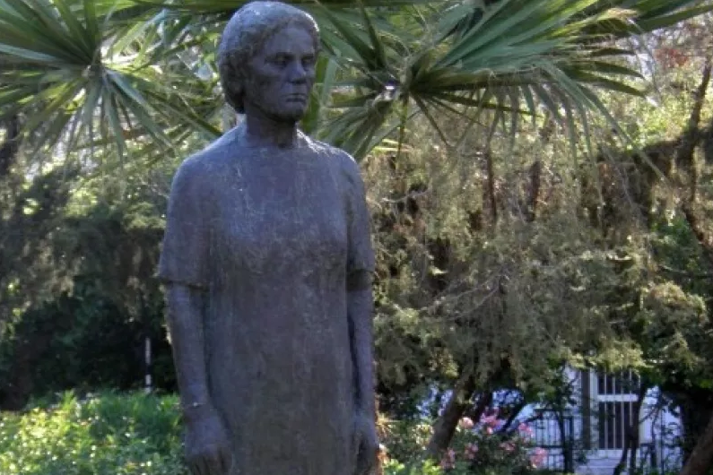 Statue by renowned sculptor Yannis Pappas stolen at Nikaia square