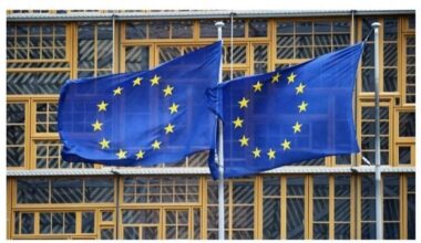 The European Union urges the United States to reconsider its decision on visas for Palestinian officials