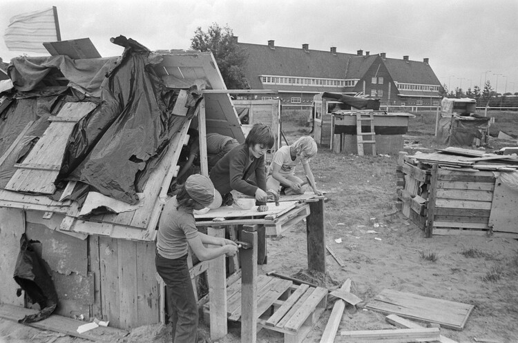 Unconventional Playgrounds: Built from Junk, Shaped by Concrete, Freed by Play - Image 1 of 13