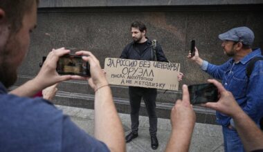 Kremlin censorship means going online in Russia is frustrating, complicated and even dangerous