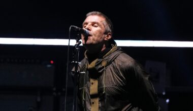 Man falls to his death during Oasis concert at London's Wembley Stadium