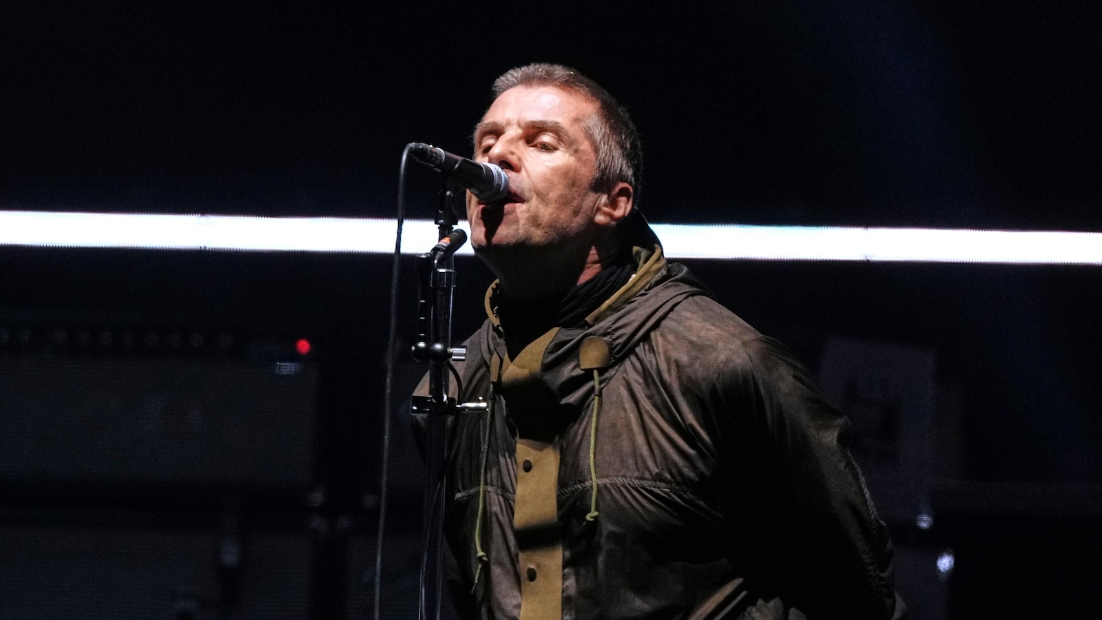 Man falls to his death during Oasis concert at London's Wembley Stadium