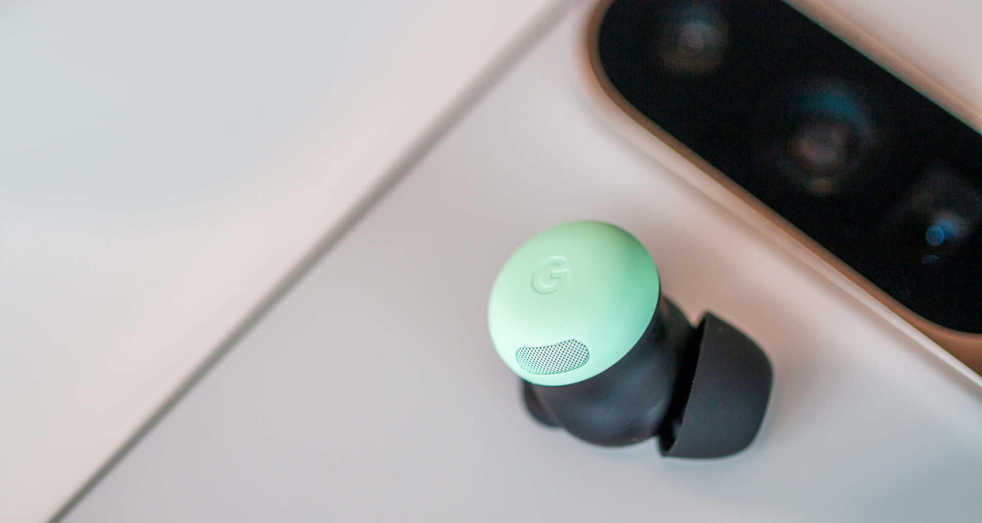 Google Pixel Buds Pro 2 Wintergreen earbud