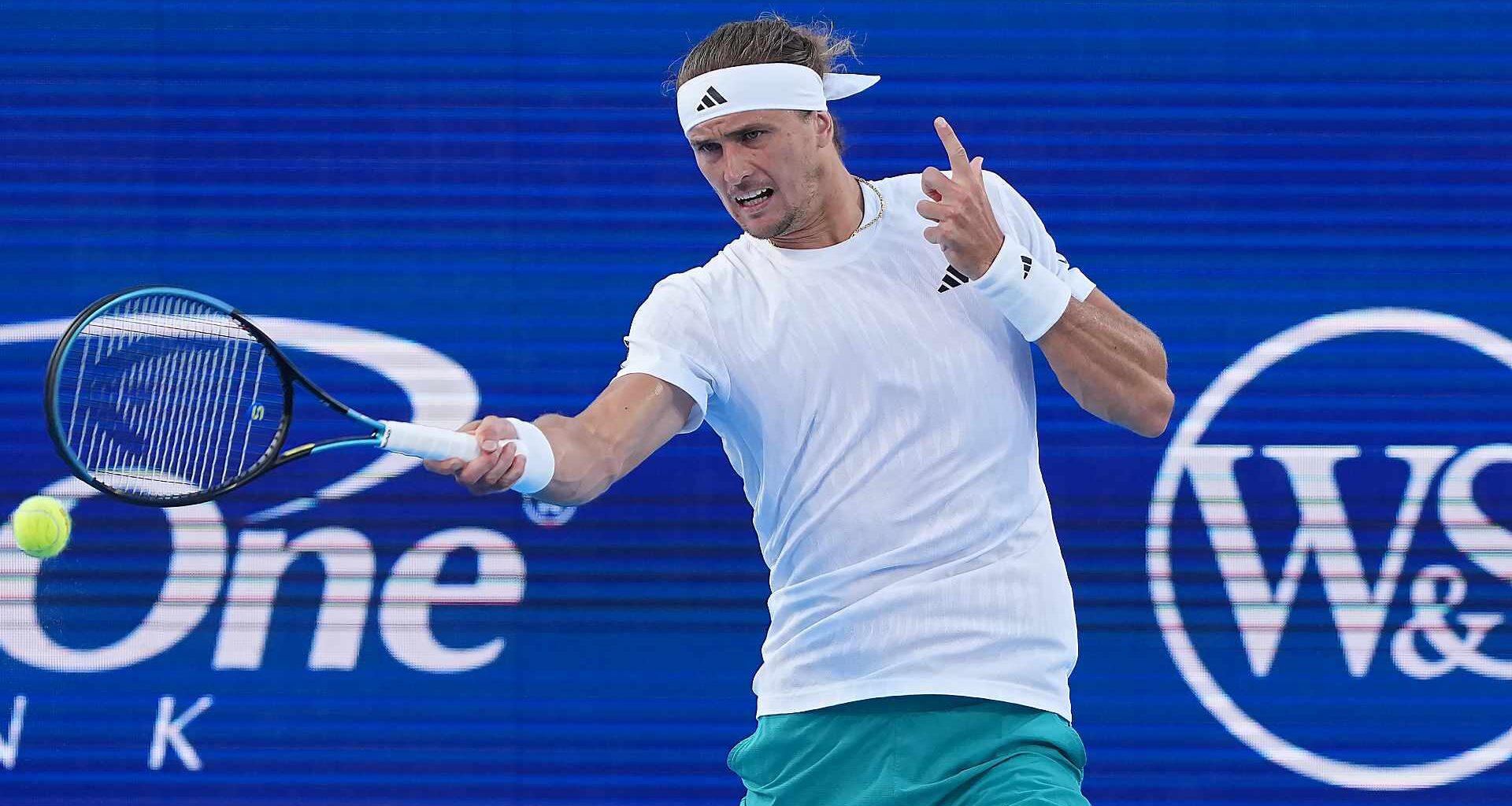 Alexander Zverev sinks Ben Shelton to set Alcaraz SF in Cincinnati | ATP Tour