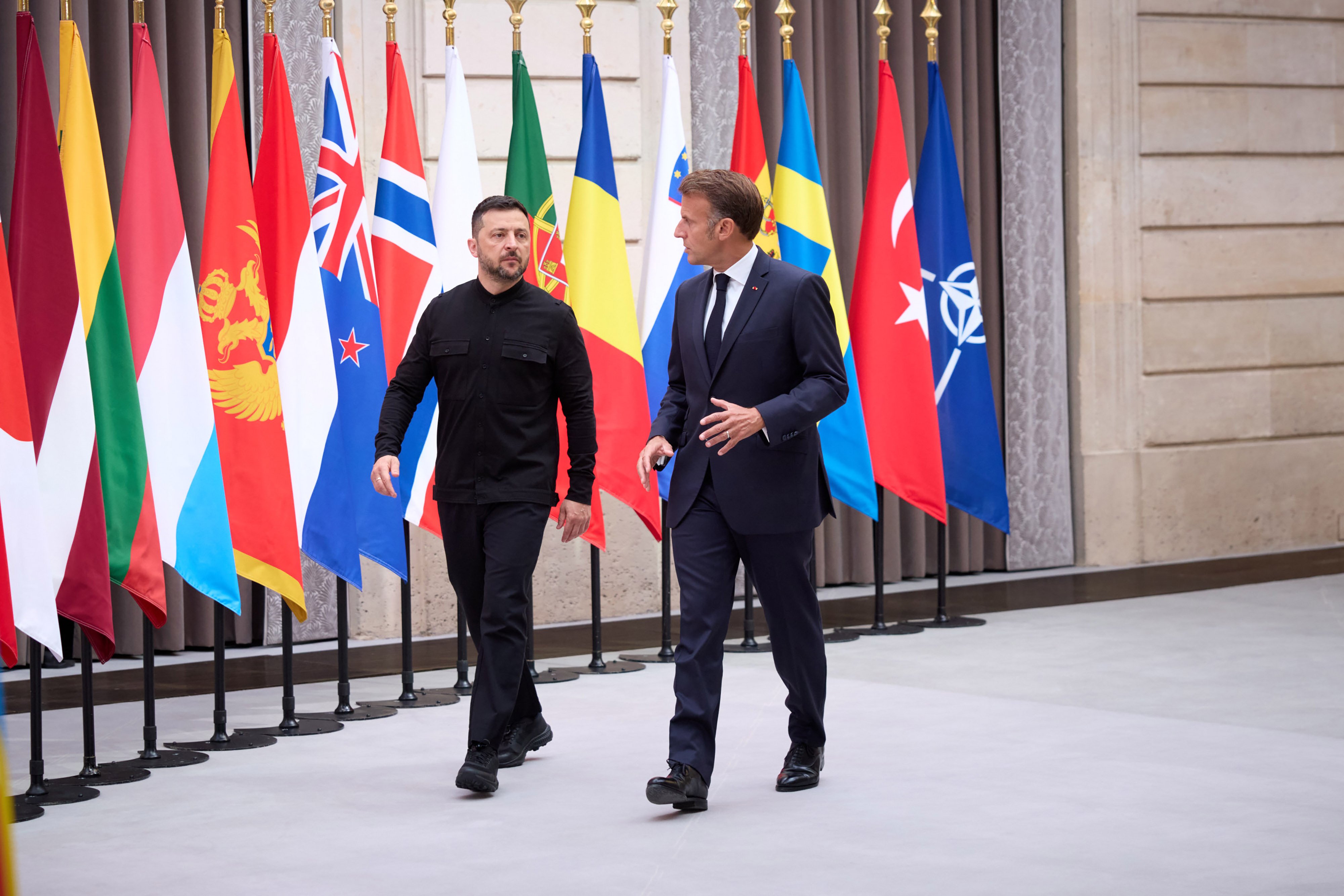 Presidents Zlensky and Macron at a Coalition of the Willing summit in Paris on September 4