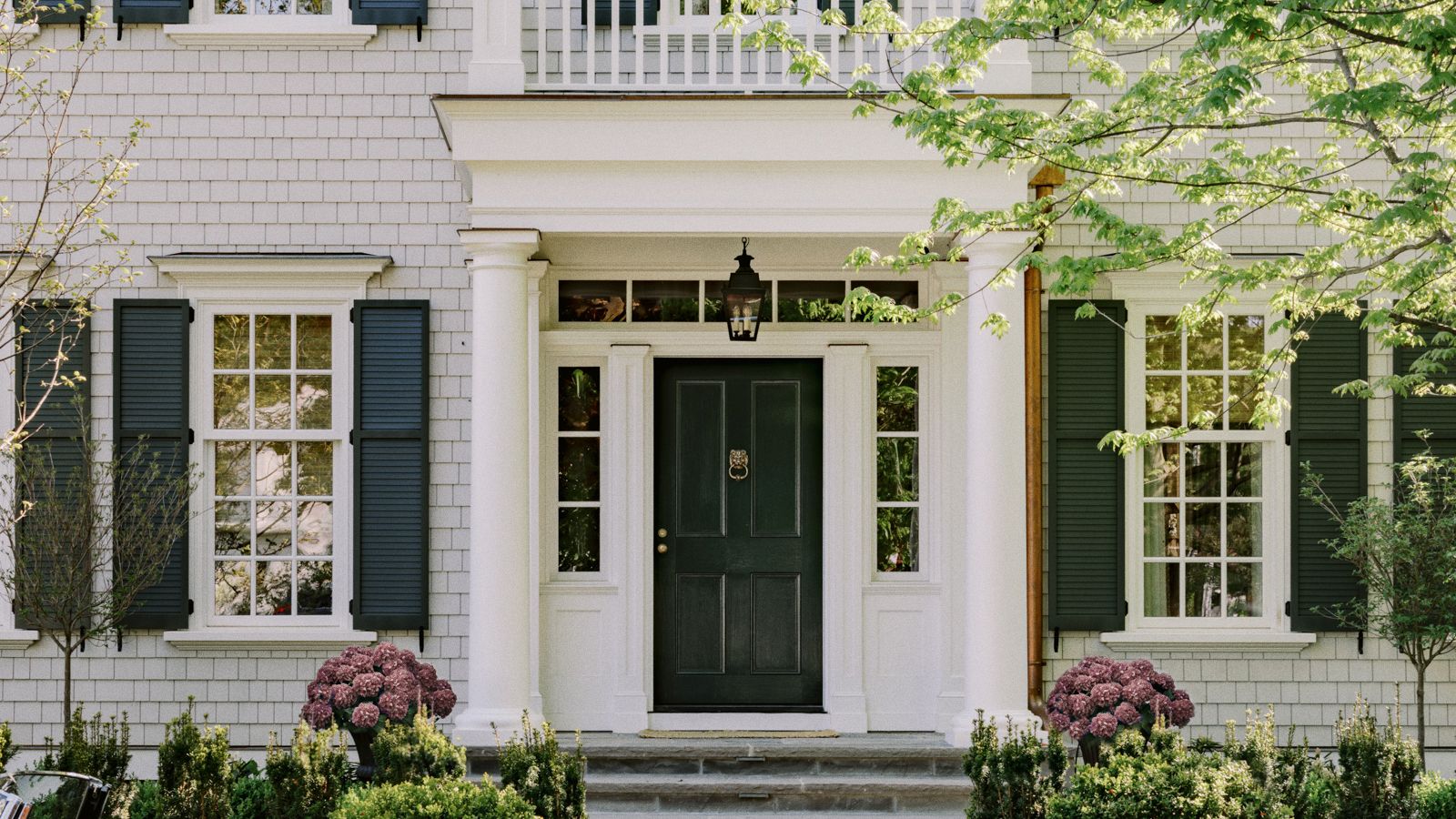 An elegant Georgian-style house infused with the soul of an historic lakeside town in Ontario