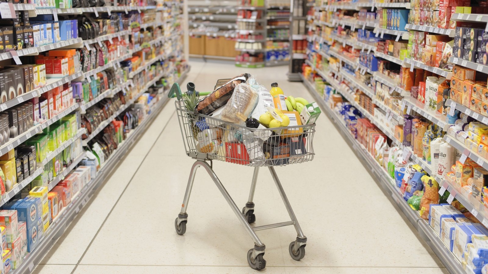 Food prices rise by 5% in August, flash estimate shows