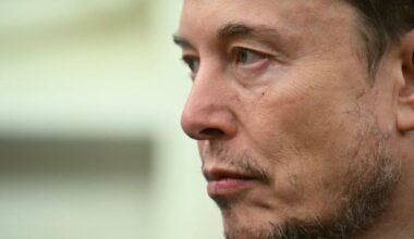 Elon Musk Mulls Making Starlink a 'Global Carrier' After EchoStar Deal
