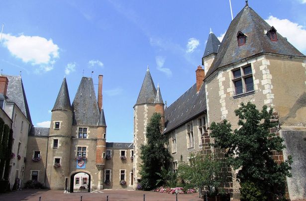 Château des Stuarts exterior