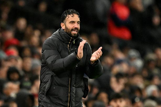 Ruben Amorim claps his hands