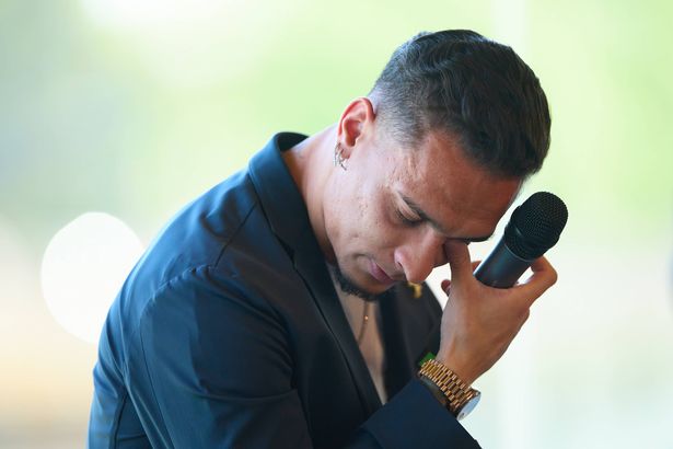 Antony tears up during his Real Betis presentation