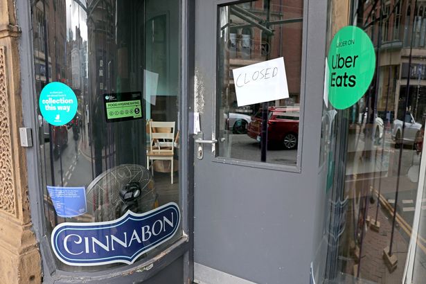 Cinnabon cafe and bakery on Deansgate is close.