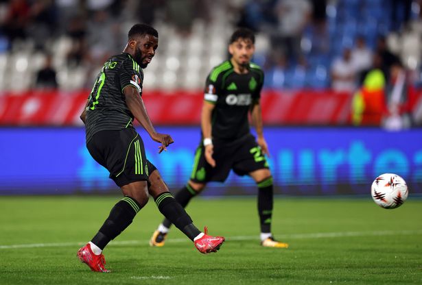 Kelechi Iheanacho scores