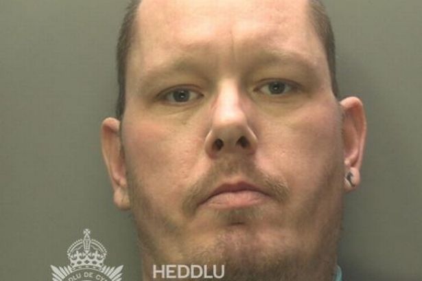 police mugshot of man