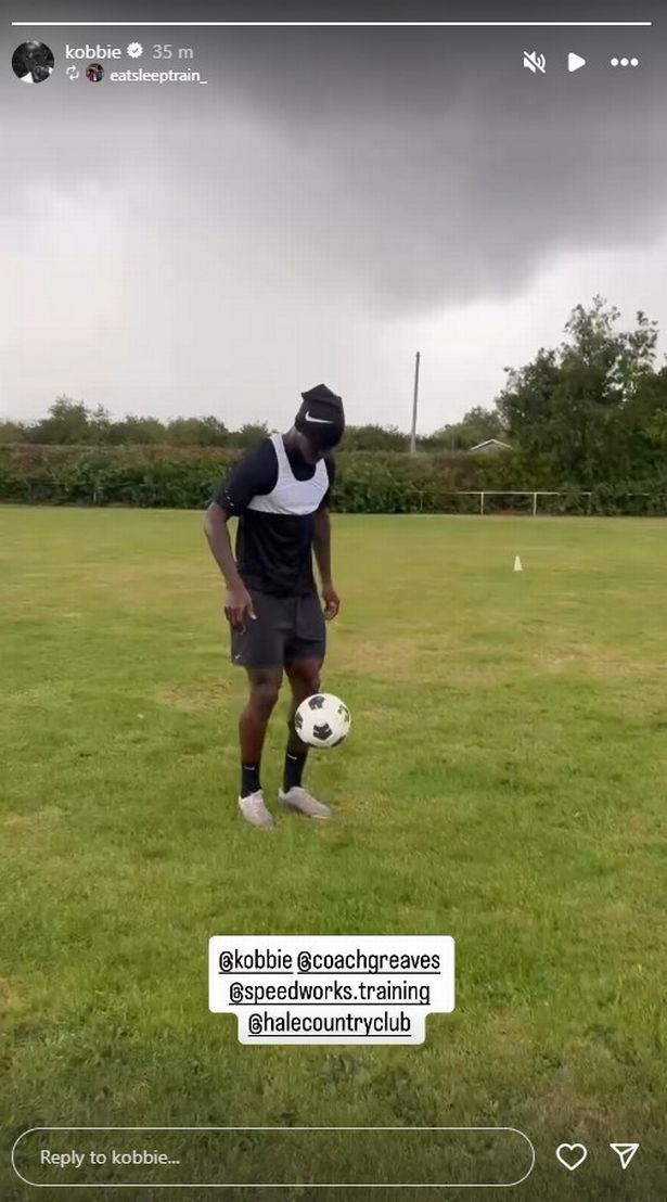 Kobbie Mainoo conducts an extra training session during the international break